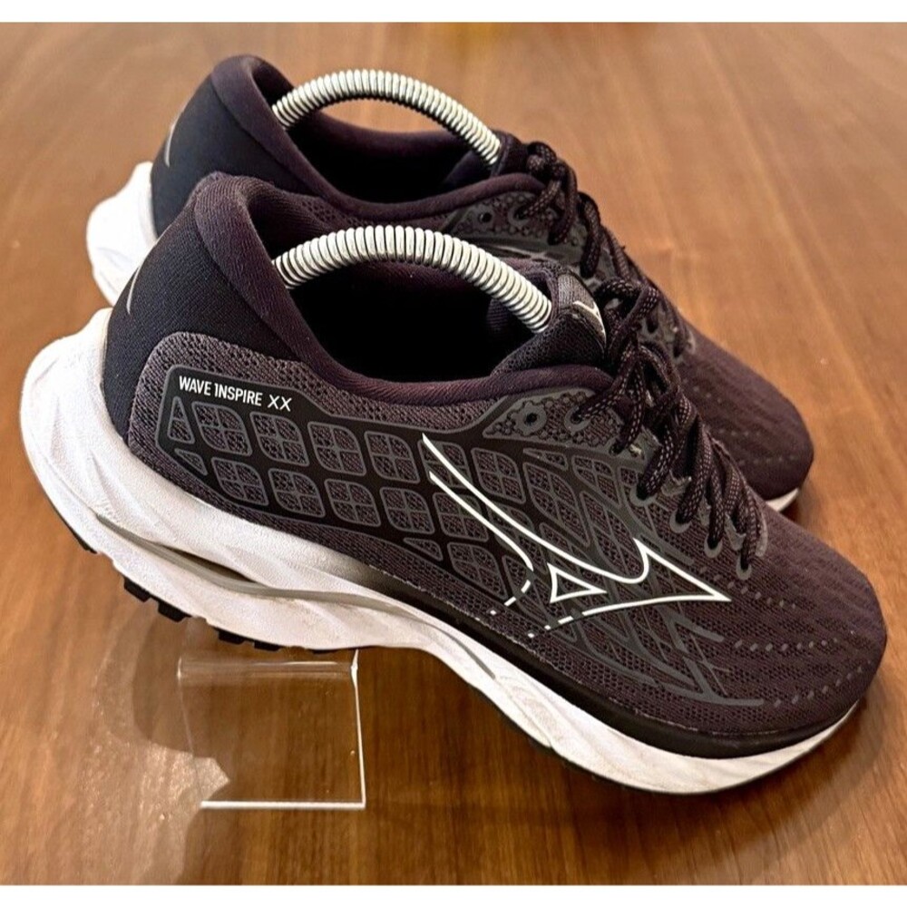 Mizuno Wave Inspire XX Women’s Low Top Lace Up Mesh Sneakers Black/White 9.5